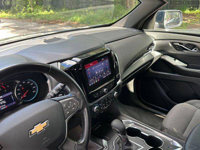 Photo of 2023 Northsky Blue Metallic Chevrolet Traverse