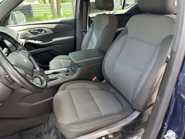 Photo of 2023 Northsky Blue Metallic Chevrolet Traverse
