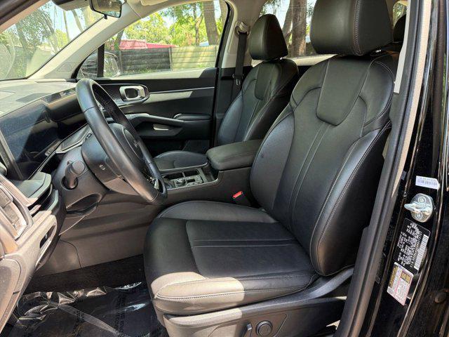 Photo of 2024 Ebony Black Kia Sorento