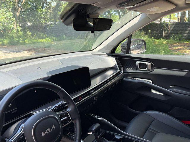 Photo of 2024 Ebony Black Kia Sorento