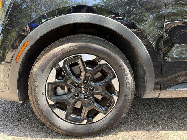 Photo of 2024 Ebony Black Kia Sorento