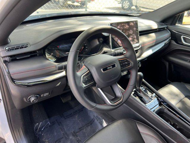 Photo of 2025 Bright White Clearcoat Jeep Compass