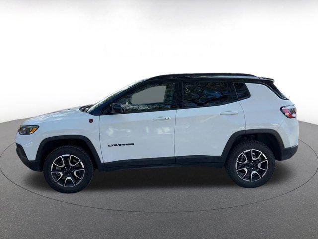 Photo of 2025 Bright White Clearcoat Jeep Compass