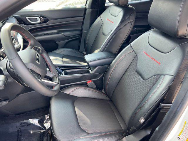 Photo of 2025 Bright White Clearcoat Jeep Compass