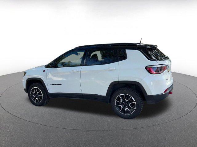 Photo of 2025 Bright White Clearcoat Jeep Compass