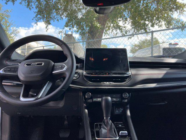 Photo of 2025 Bright White Clearcoat Jeep Compass