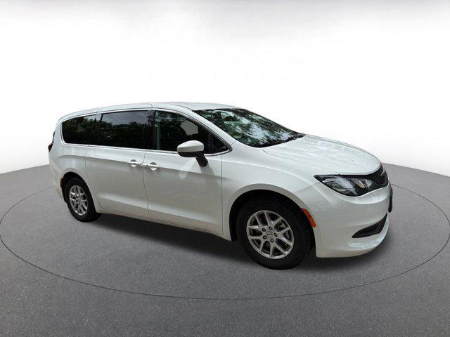 2023 Chrysler Voyager