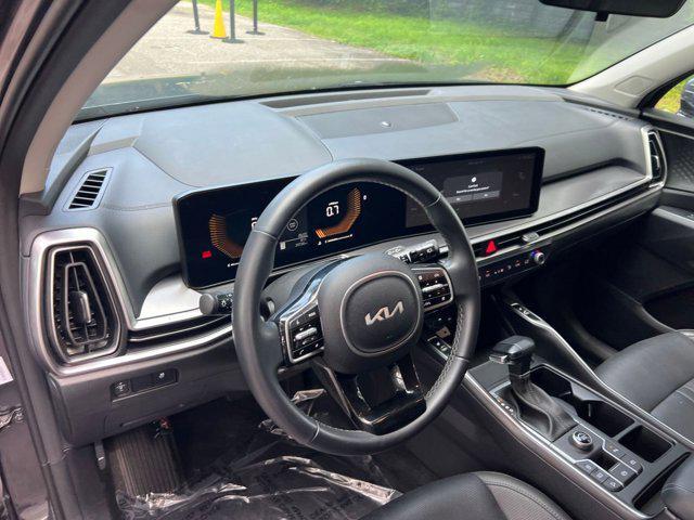 Photo of 2024 Gravity Grey Kia Sorento