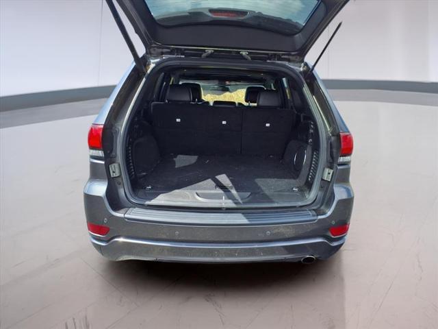 Photo of 2019 Granite Crystal Metallic Clearcoat Jeep Grand Cherokee