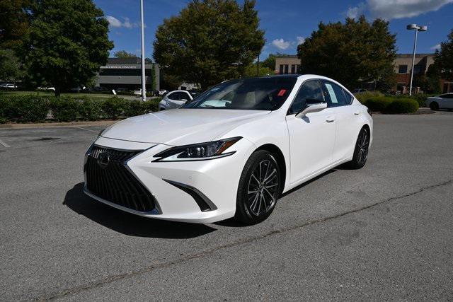 Photo of 2023 White Pearl Lexus ES 350