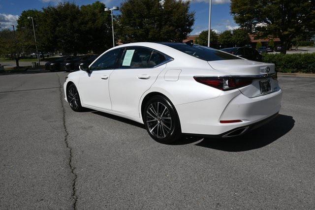 Photo of 2023 White Pearl Lexus ES 350