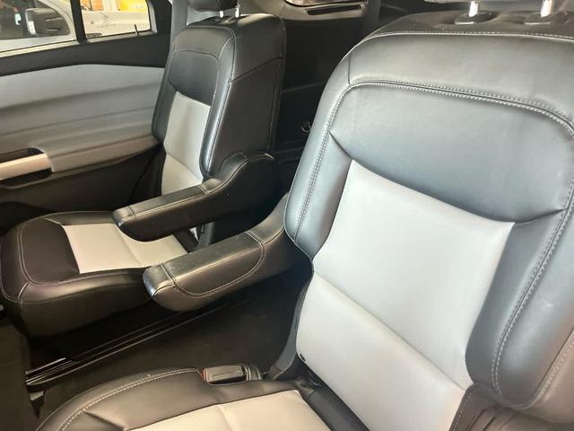 Photo of 2022 Star White Ford Explorer