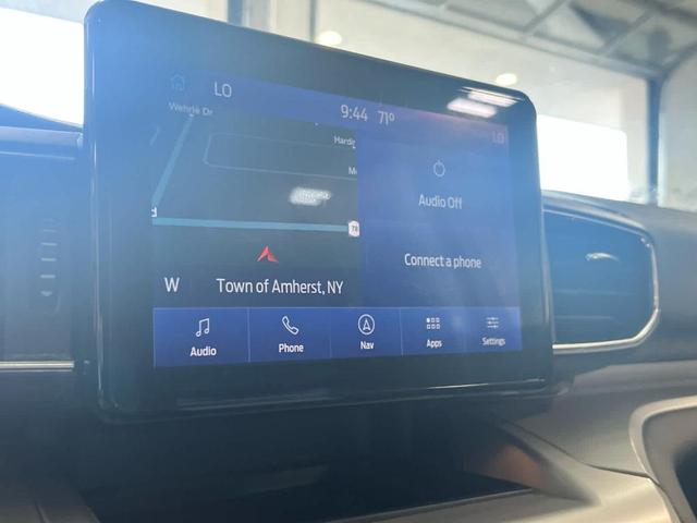 Photo of 2022 Star White Ford Explorer