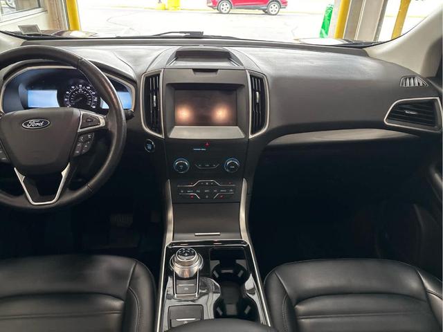 Photo of 2020 Burgundy Velvet Metallic Tinted Clearcoat Ford Edge