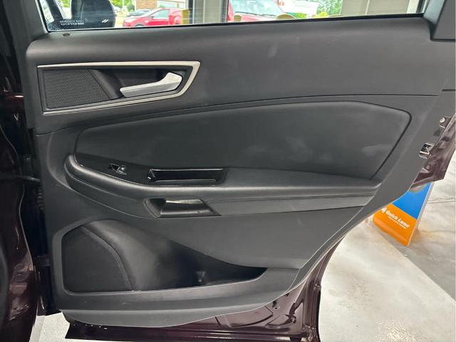 Photo of 2020 Burgundy Velvet Metallic Tinted Clearcoat Ford Edge