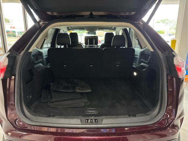 Photo of 2020 Burgundy Velvet Metallic Tinted Clearcoat Ford Edge