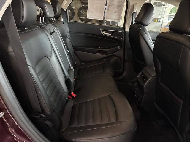 Photo of 2020 Burgundy Velvet Metallic Tinted Clearcoat Ford Edge