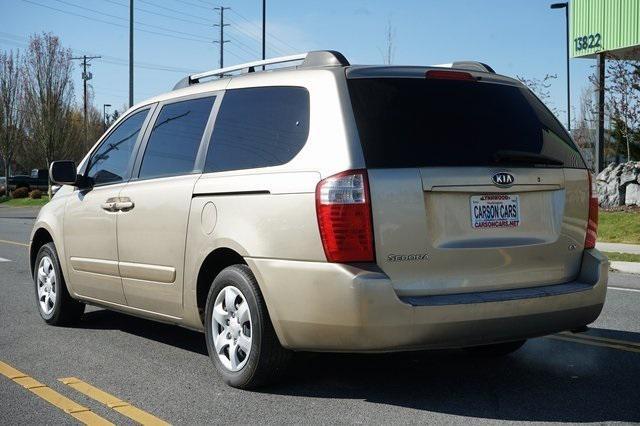 Photo of 2007 Sunset Gold Kia Sedona