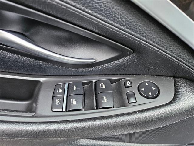 Photo of 2011 Titanium Silver Metallic BMW 528