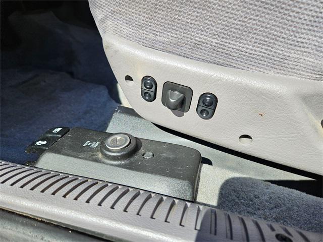 Photo of 1995 Silver Ford Taurus