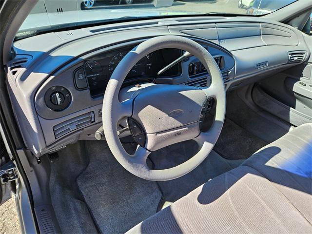 Photo of 1995 Silver Ford Taurus