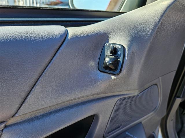 Photo of 1995 Silver Ford Taurus