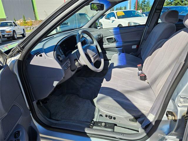 Photo of 1995 Silver Ford Taurus