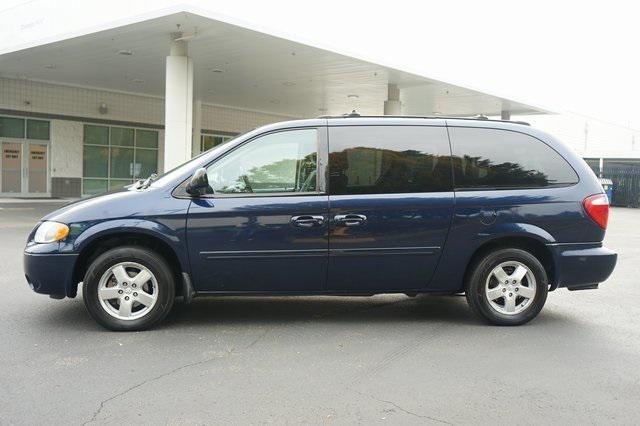 Photo of 2006 Midnight Blue Pearlcoat Dodge Grand Caravan
