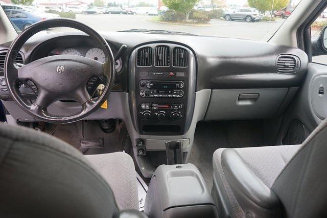Photo of 2006 Midnight Blue Pearlcoat Dodge Grand Caravan