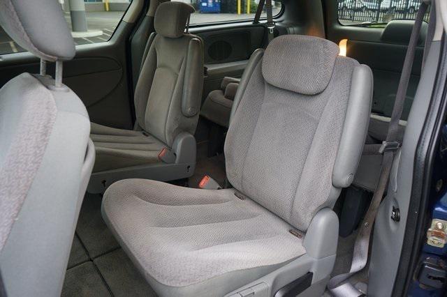 Photo of 2006 Midnight Blue Pearlcoat Dodge Grand Caravan