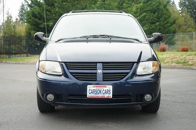 Photo of 2006 Midnight Blue Pearlcoat Dodge Grand Caravan
