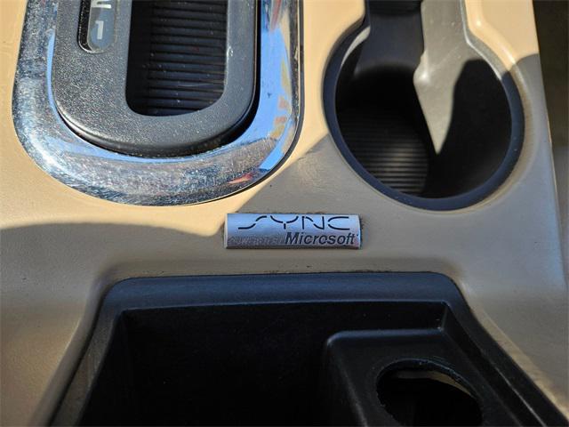 Photo of 2010 White Ford Explorer