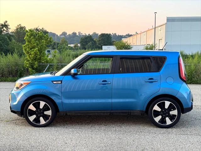 Photo of 2016 Blue Kia Soul