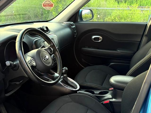 Photo of 2016 Blue Kia Soul
