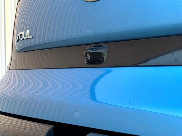 Photo of 2016 Blue Kia Soul