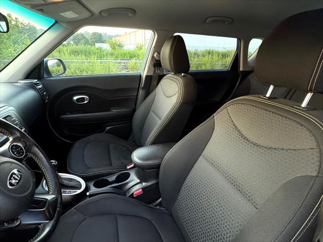 Photo of 2016 Blue Kia Soul