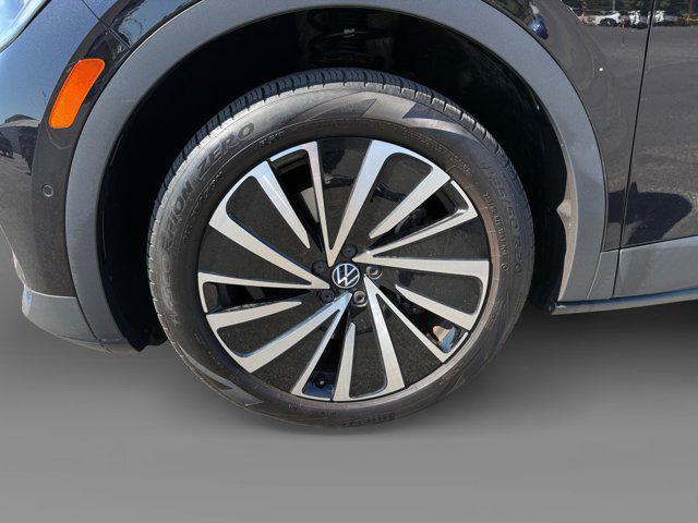 Photo of 2023 Deep Black Pearl Volkswagen ID.4