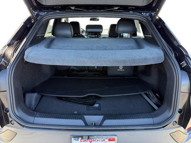 Photo of 2023 Deep Black Pearl Volkswagen ID.4