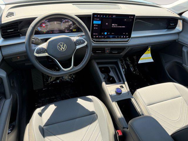 Photo of 2025 BLACK PEARL Volkswagen Tiguan