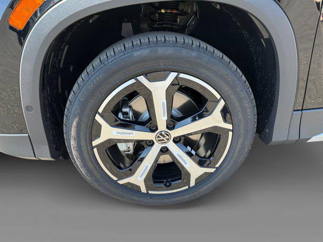 Photo of 2025 BLACK PEARL Volkswagen Tiguan