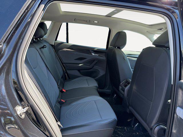 Photo of 2025 BLACK PEARL Volkswagen Tiguan