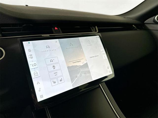 Photo of 2026 Fuji White Land Rover Range Rover Evoque