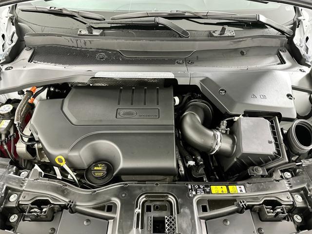 Photo of 2025 Fuji White Land Rover Discovery Sport