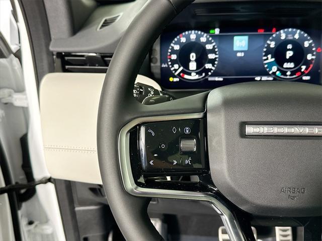 Photo of 2025 Fuji White Land Rover Discovery Sport