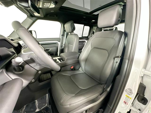 Photo of 2025 Fuji White Land Rover Defender