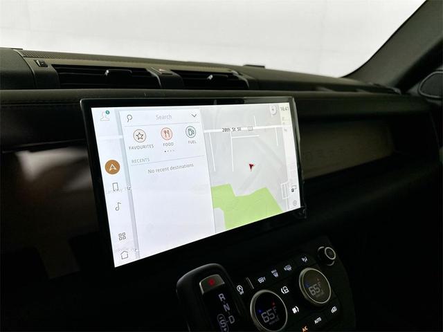 Photo of 2025 Fuji White Land Rover Defender