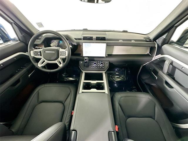 Photo of 2025 Fuji White Land Rover Defender