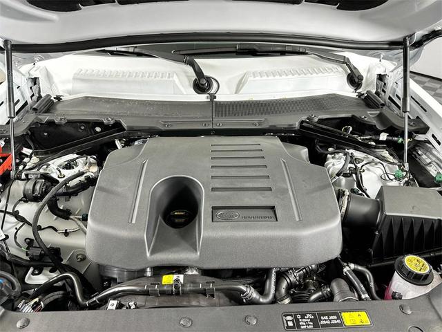 Photo of 2025 Fuji White Land Rover Defender