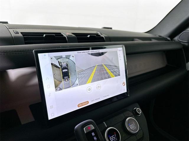 Photo of 2025 Fuji White Land Rover Defender