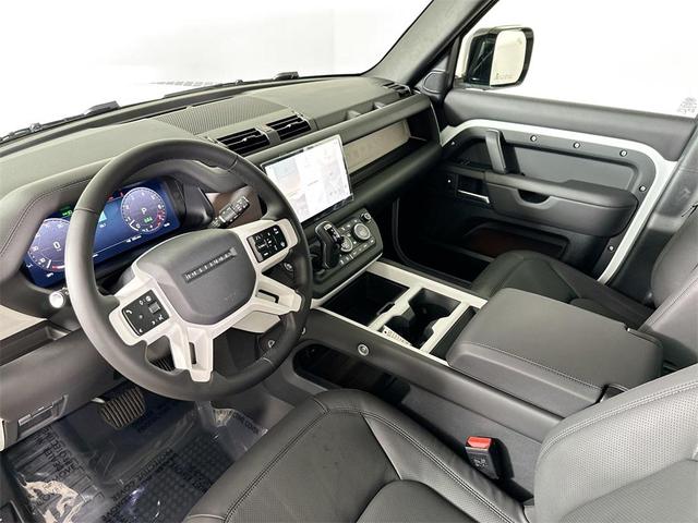 Photo of 2025 Fuji White Land Rover Defender